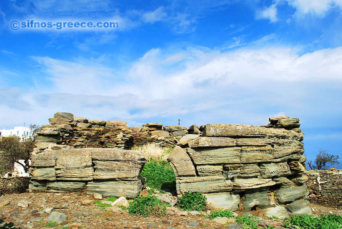 La Torre Nera (Mavros Pirgos) a Exabela