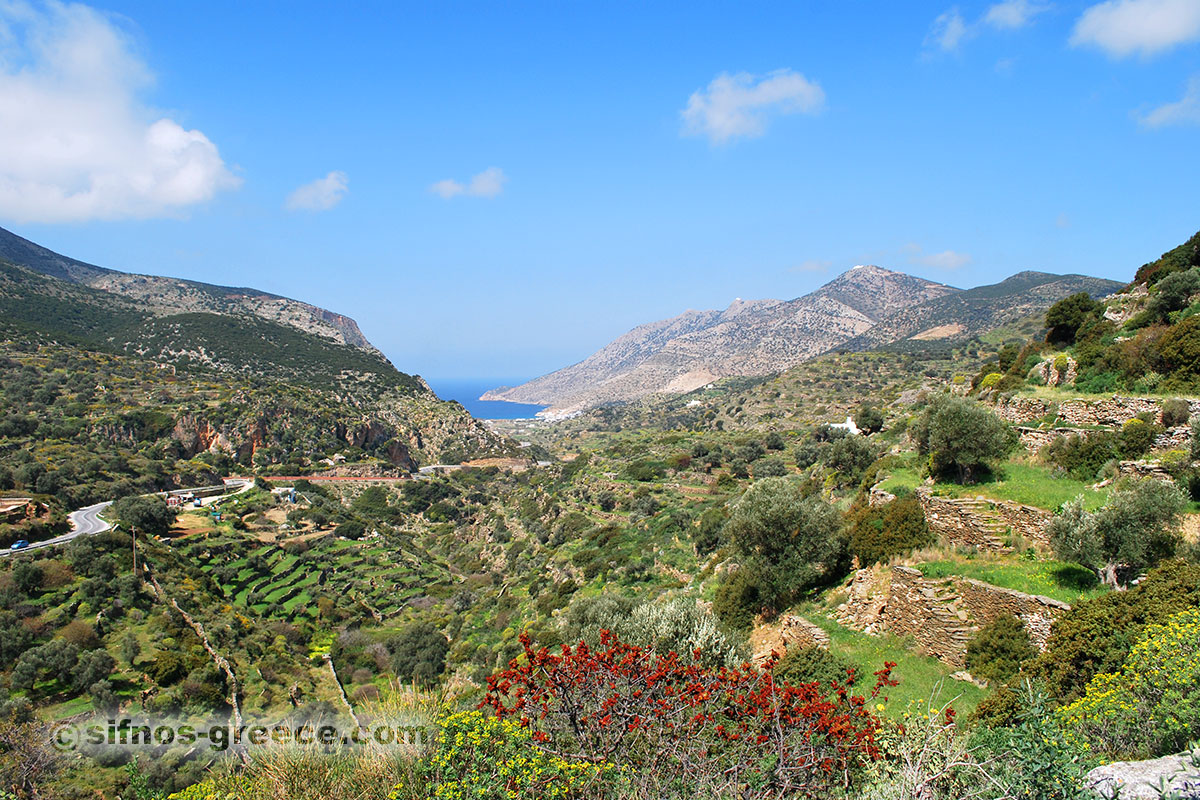 Il golfo di Kamares come si è visto dal sentiero